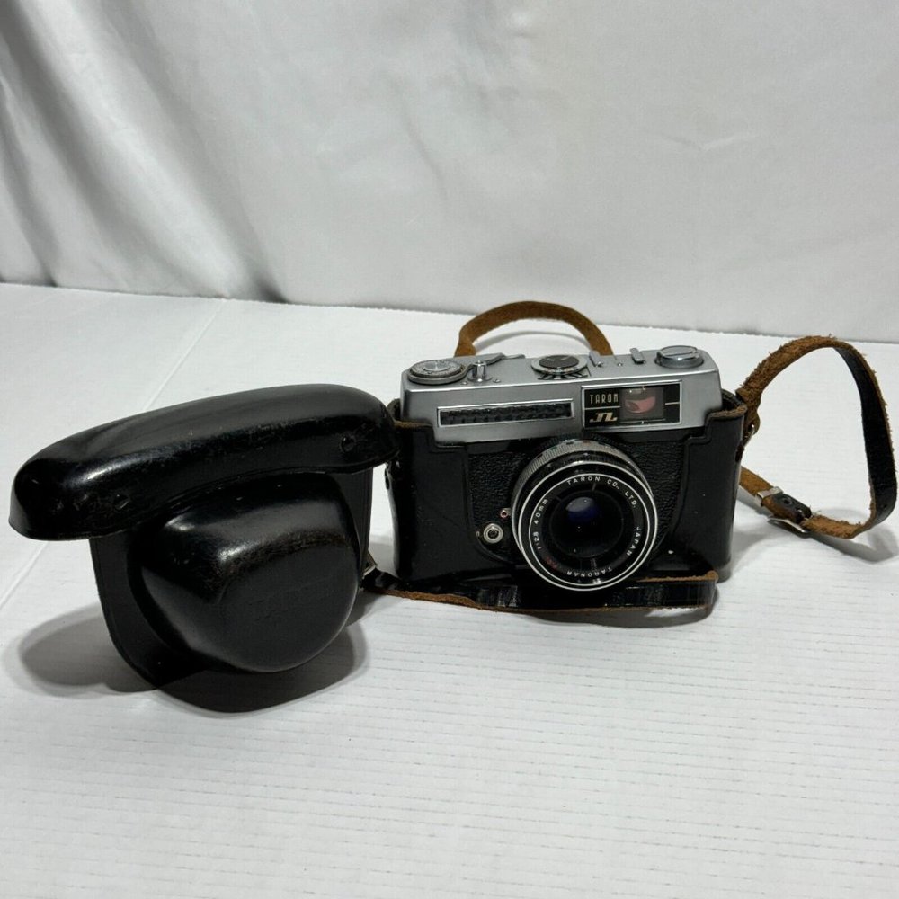 📷 Vintage TARON JL 35mm Camera – Made in Japan (UNTESTED)